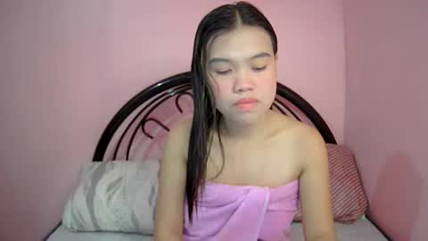 lovemae352295 online show from February 5, 11:44 am