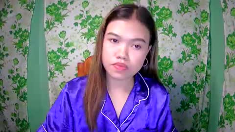 lovemae352295 online show from January 14, 7:27 am