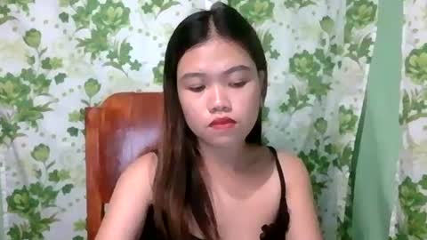 lovemae352295 online show from December 25, 4:11 pm
