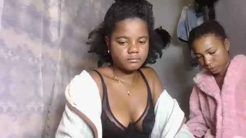 lovemarie08 online show from April 19, 4:46 am