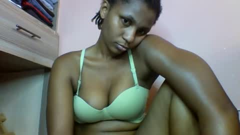 lovergal257 online show from May 7, 11:28 am