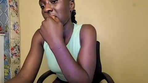 Snapshot of lovergirl2003 chatting on October 13, 10:17 am Kate online show from October 13, 10:17 am