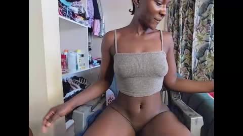 Snapshot of lovergirl2003 chatting on January 24, 6:57 am Kate online show from January 24, 6:57 am