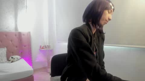 loverisu online show from March 8, 7:29 pm