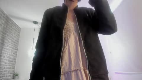 loverisu online show from March 9, 10:36 pm