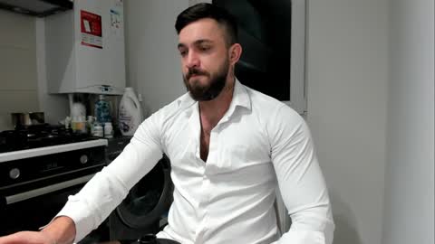 Snapshot of lovermike_ chatting on December 5, 1:31 am Mike online show from December 5, 1:31 am