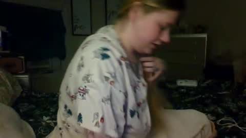 Snapshot of lovetubes101 chatting on January 3, 2:32 am lovetubes101 online show from January 3, 2:32 am