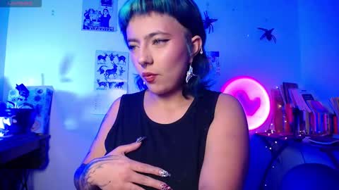 loving_alma online show from November 6, 4:04 am