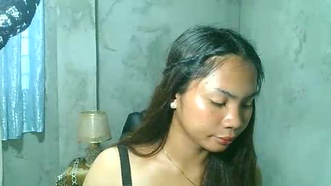 loving_rhean online show from March 11, 7:57 am