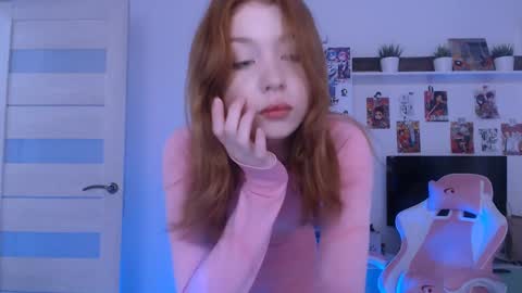 Snapshot of lower_angel chatting on December 11, 8:50 pm Loly online show from December 11, 8:50 pm