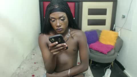 lsnnickykhanyile online show from January 16, 8:18 pm