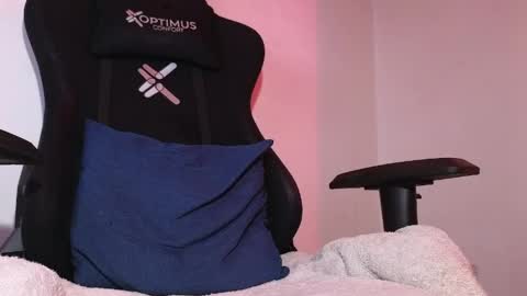   online show from April 20, 3:48 pm