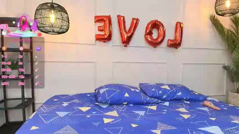 lUAN online show from September 28, 7:23 pm