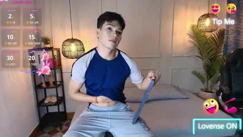 lUAN online show from May 26, 12:11 pm