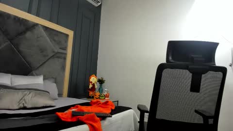 luca_morettii online show from October 12, 3:59 pm