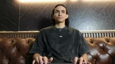 lucaalessi online show from April 20, 1:47 pm