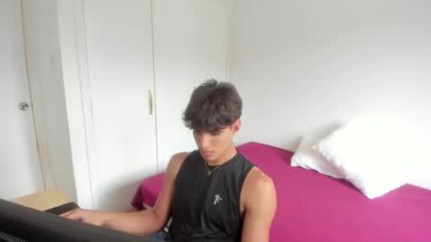 lucacosta19 online show from May 18, 7:20 pm