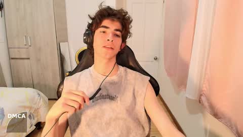 lucas_xo online show from September 24, 4:08 am