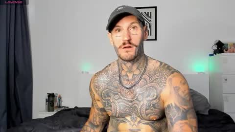 lucasexclusive online show from November 1, 7:29 am