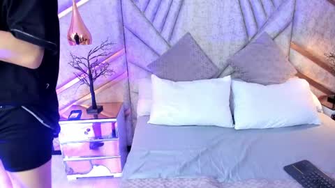 Lucasopry online show from April 15, 1:47 pm