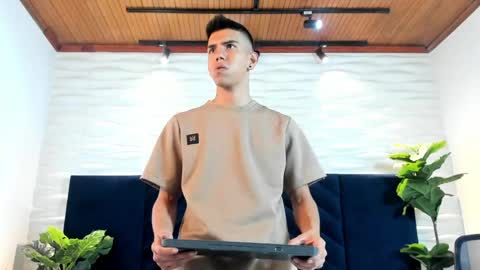 Lucca Moreti online show from April 22, 3:57 am