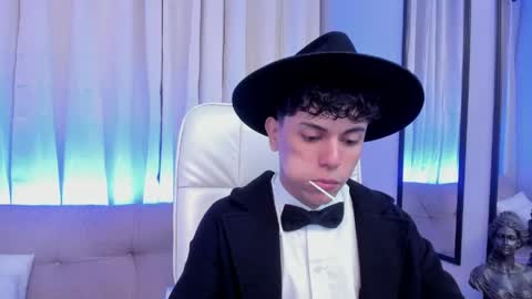 Lucho online show from April 19, 3:40 am