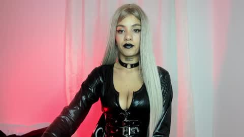 Snapshot of luci_fer_devil_1 chatting on February 5, 1:37 am Veronica Rati    online show from February 5, 1:37 am
