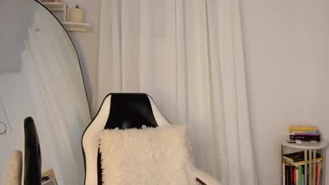 Lucia online show from March 8, 9:18 pm