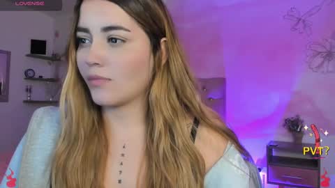 Snapshot of lucia_star_ chatting on February 11, 8:48 am lucia star  online show from February 11, 8:48 am