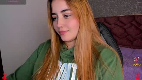 Snapshot of lucia_star_ chatting on January 24, 5:10 am lucia star  online show from January 24, 5:10 am