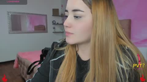 Snapshot of lucia_star_ chatting on February 8, 9:03 am lucia star  online show from February 8, 9:03 am