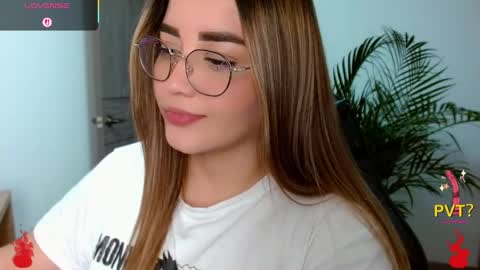 lucia star  online show from April 16, 9:39 pm