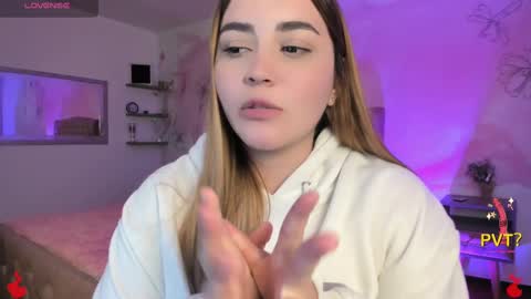 Snapshot of lucia_star_ chatting on February 18, 5:42 am lucia star  online show from February 18, 5:42 am