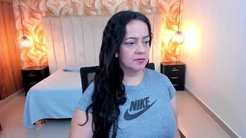 Lucia Vonne online show from April 29, 8:35 pm