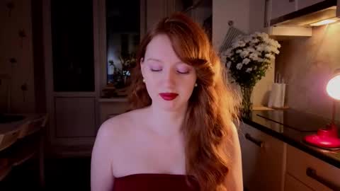 Lucia online show from October 31, 7:25 pm