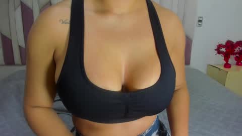 Snapshot of luciana_jam_ chatting on March 8, 3:06 am instagram luciana417 online show from March 8, 3:06 am