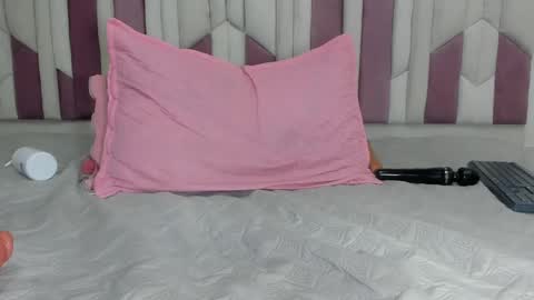 Snapshot of luciana_jam_ chatting on March 1, 9:18 am instagram luciana417 online show from March 1, 9:18 am