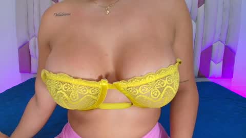 Snapshot of luciana_jam_ chatting on October 10, 3:23 am instagram luciana417 online show from October 10, 3:23 am