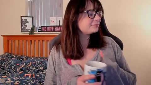 Snapshot of luciewintersuk chatting on January 13, 2:00 pm Lucie Winters online show from January 13, 2:00 pm