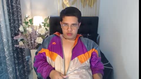 Luciferhotcum online show from February 1, 1:30 pm