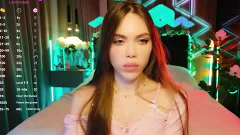 MimiFors online show from October 10, 6:36 pm