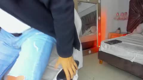 Leo online show from November 21, 2:15 pm