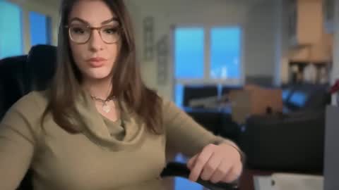 April online show from January 8, 9:31 pm