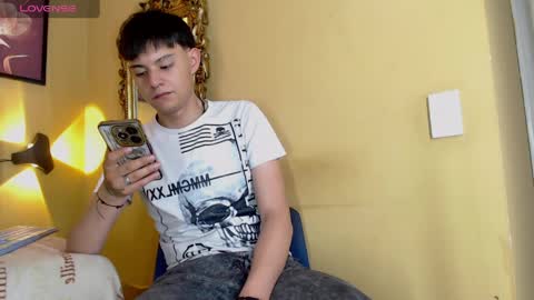 luckk_ online show from April 3, 4:52 am