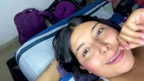 lucky_couple2025 online show from December 19, 11:33 pm