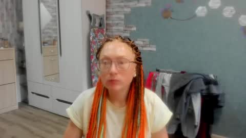 lucky_licky20 online show from October 26, 3:40 am