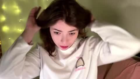 Lina  Next stream 20 November around  time online show from December 21, 3:18 pm