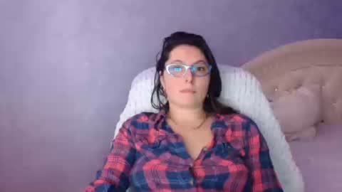 luckylinda23 online show from December 21, 12:33 pm
