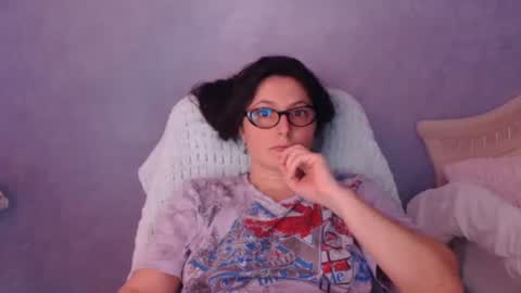 luckylinda23 online show from March 31, 9:48 pm