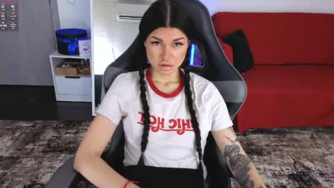 Monika online show from May 31, 8:02 am